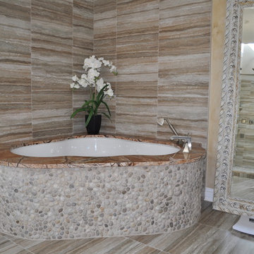 Supreme Kitchens/ Design by: Eliane Scaranni/Executed by: pscarannibuilders.com