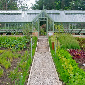 Anlehn-Gewächshaus in einem Küchengarten