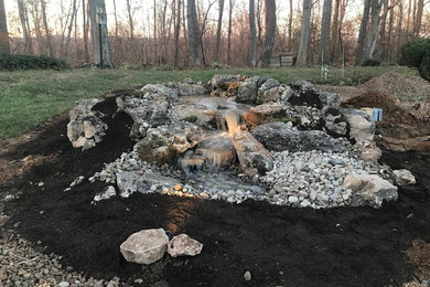 Photo of a rustic landscaping in Louisville.