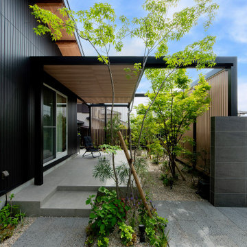 美しい植栽を望む上質なテラス空間