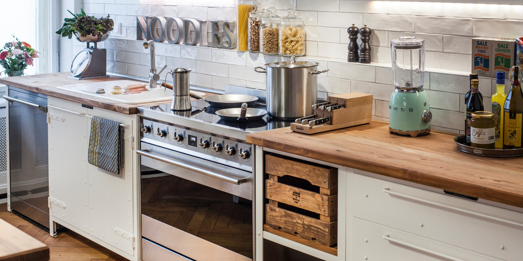 NOODLES AUTHENTIC FURNITURE GMBH - Berlin, DE 10243