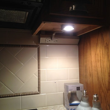 Traditional kitchen with clean backsplash