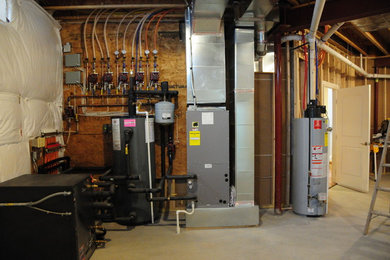 Example of a classic basement design in Other