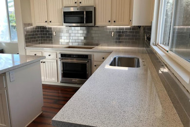 Inspiration for a transitional kitchen remodel in Los Angeles