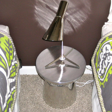 Eccentric South Loop Artist's Loft, Guest Bedroom