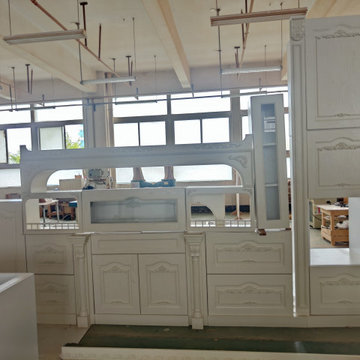 Majestic Classic Charm Ash Solid Wood Assembled Kitchen Cabinet Antique White