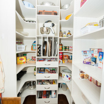 Bolig Pantry in Winfield
