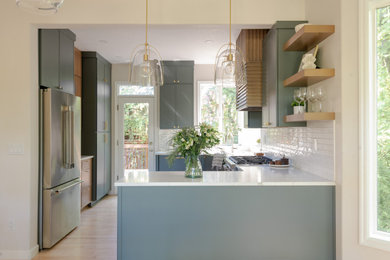 Kitchen - modern kitchen idea in Portland