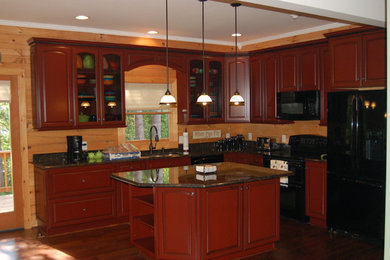 Elegant kitchen photo in Richmond
