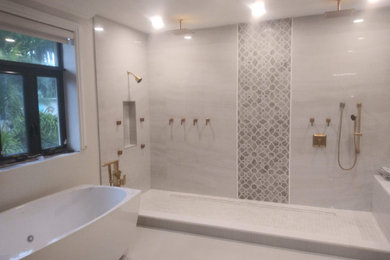 Minimalist bathroom photo in Miami