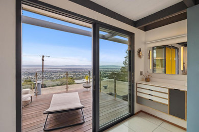 Inspiration for a contemporary bathroom remodel in San Francisco