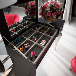 Makeup Vanity. Beauty collection - Bedroom & Makeup Vanities