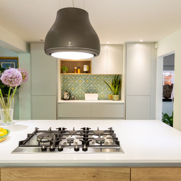 COOL CONTEMPORARY KITCHEN WITH A POP OF COLOUR | LOUGHTON