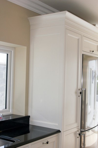 Deluxe Handcrafted & Hand-painted In-Frame kitchen,