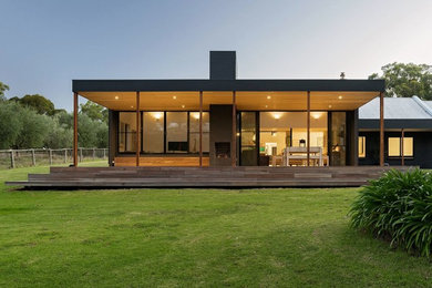 Inspiration for a contemporary home design remodel in Adelaide