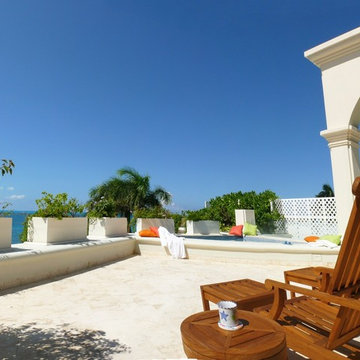 Waterfront Villa. Mediterranean. Villa Madonna on the beach. Cancun, México.