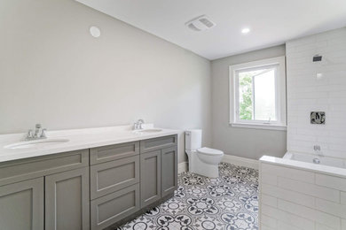 Bathroom - bathroom idea in Toronto