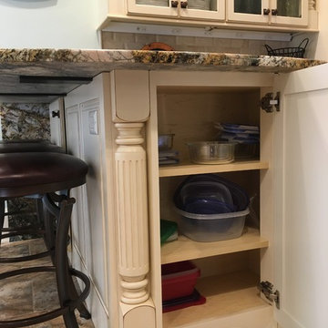 Lincoln Ave. Kitchen