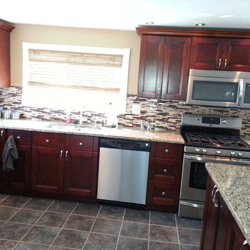 Bordeaux Shaker Kitchen with Eating Bar/Peninsula