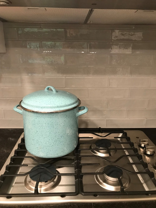 Should backsplash grout be sealed?