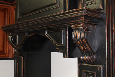 Kitchen - traditional kitchen idea in Charlotte