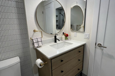 シアトルにあるエクレクティックスタイルのおしゃれな浴室の写真