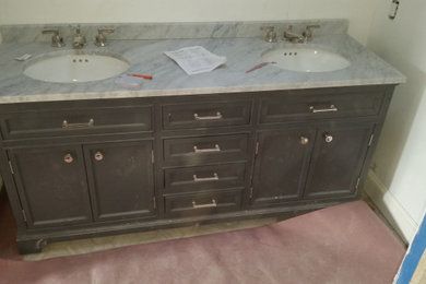Example of a bathroom design in Newark