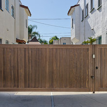 Side Gate