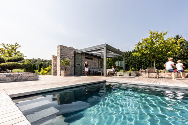 Modern Pools by Solarlux GmbH