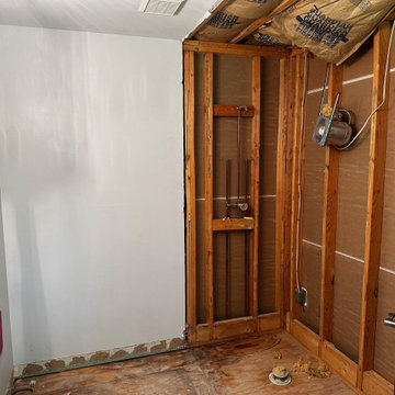 Current Commerce Master Bathroom