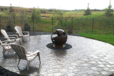 Photo of a contemporary landscaping in Calgary.