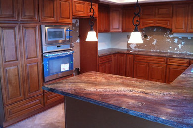 Inspiration for a timeless kitchen remodel in Orange County