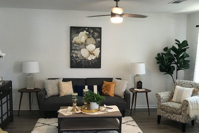 Living room - cottage / country living room idea