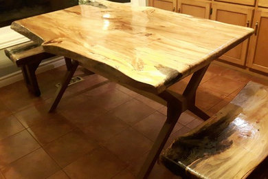 Example of a transitional dining room design in Toronto
