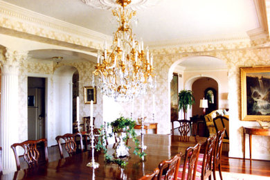 Inspiration for a timeless dining room remodel in Louisville