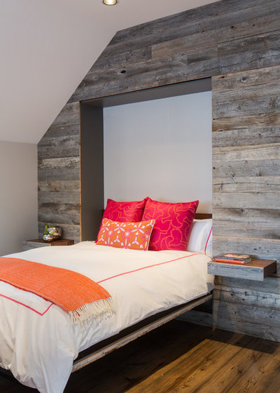 Rustic Bedroom by dwelling