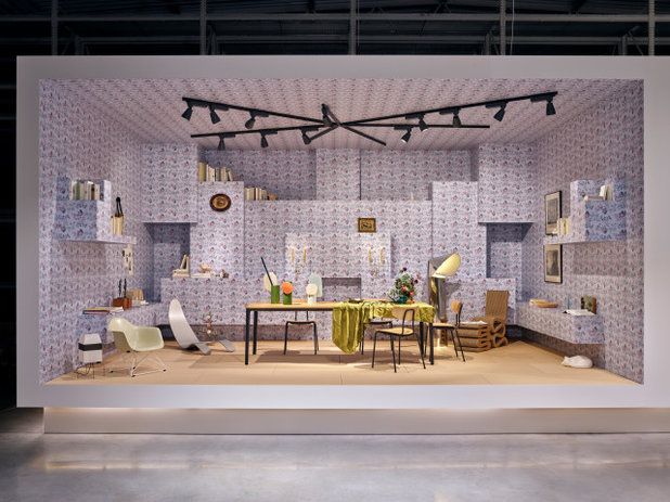 Autumn 2020 display from Vitra Moca chairs by Jasper Morrison and Vases Découpag