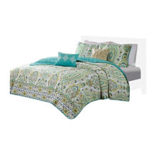 Guest Room Queen Bed