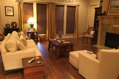 Transitional home design photo in Houston