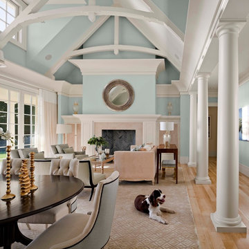 Luxurious Oceanside Home in Colors of Water