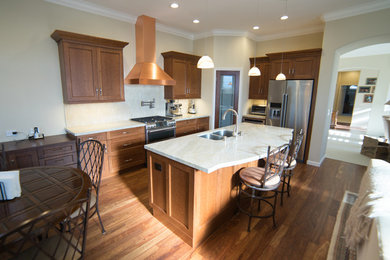 Inspiration for a mid-sized timeless kitchen remodel in San Francisco