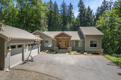 Mountain style exterior home photo in Seattle
