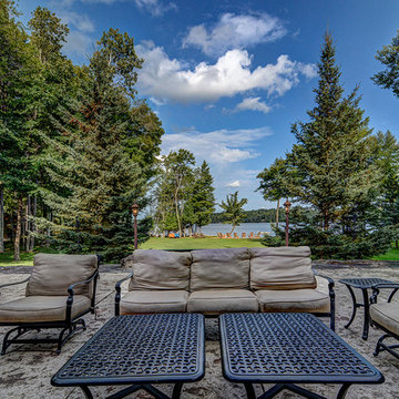 Log Cabin Patio Overlooking The Lake