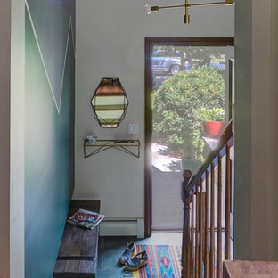 Idéer för att renovera en eklektisk foajé, med gröna väggar, skiffergolv och grönt golv