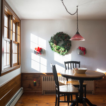 Kitchen sitting area