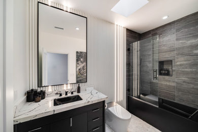 Inspiration for a modern bathroom remodel in Orange County