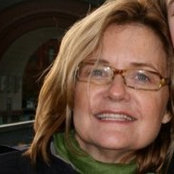 Foto de Ellen DeVine