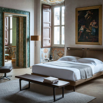 DE - Elegante Möbel in modernem Design in historischem Gebäude