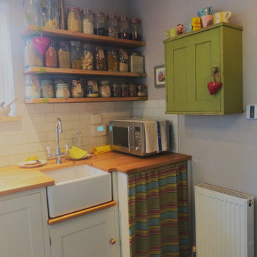 Small cottage kitchen