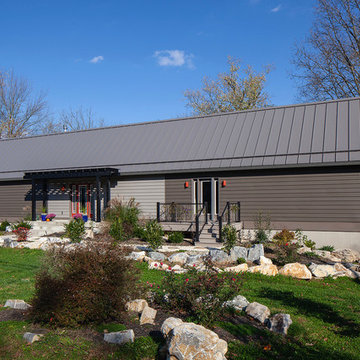 Contemporary Creekview Container